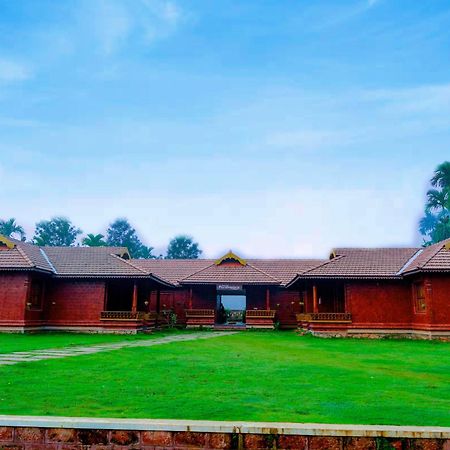 Parampara Resort Chikmagalur Kalasa Esterno foto