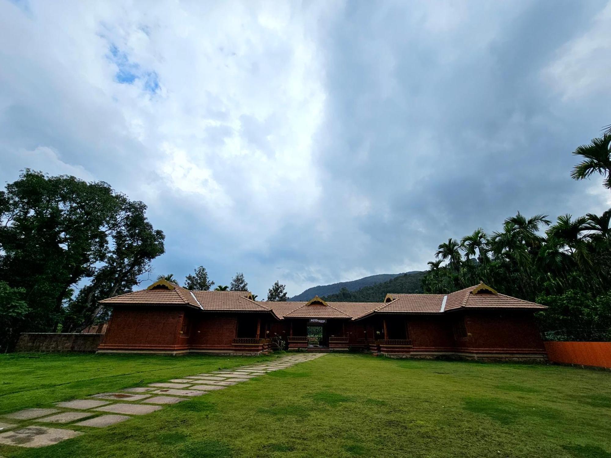 Parampara Resort Chikmagalur Kalasa Esterno foto