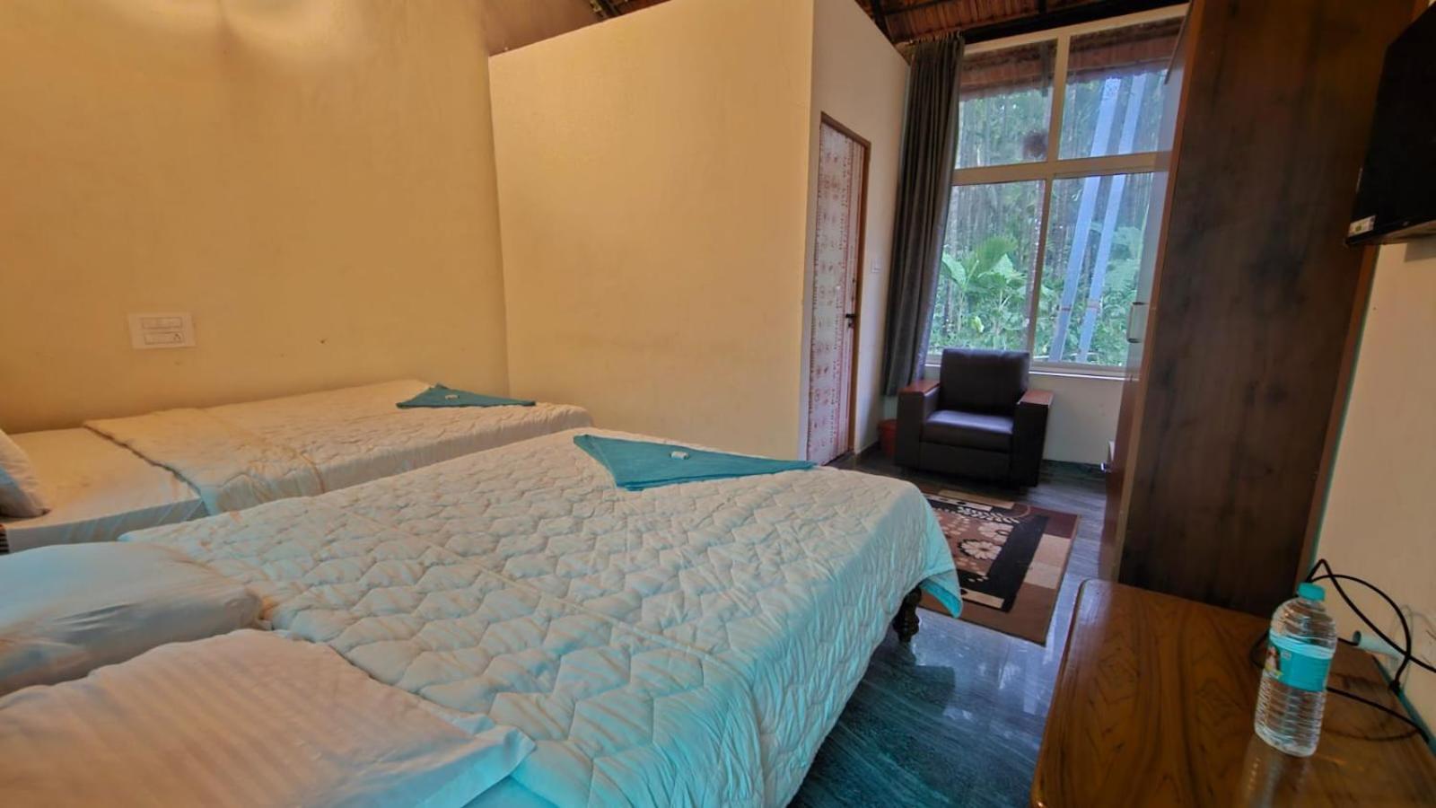 Parampara Resort Chikmagalur Kalasa Esterno foto