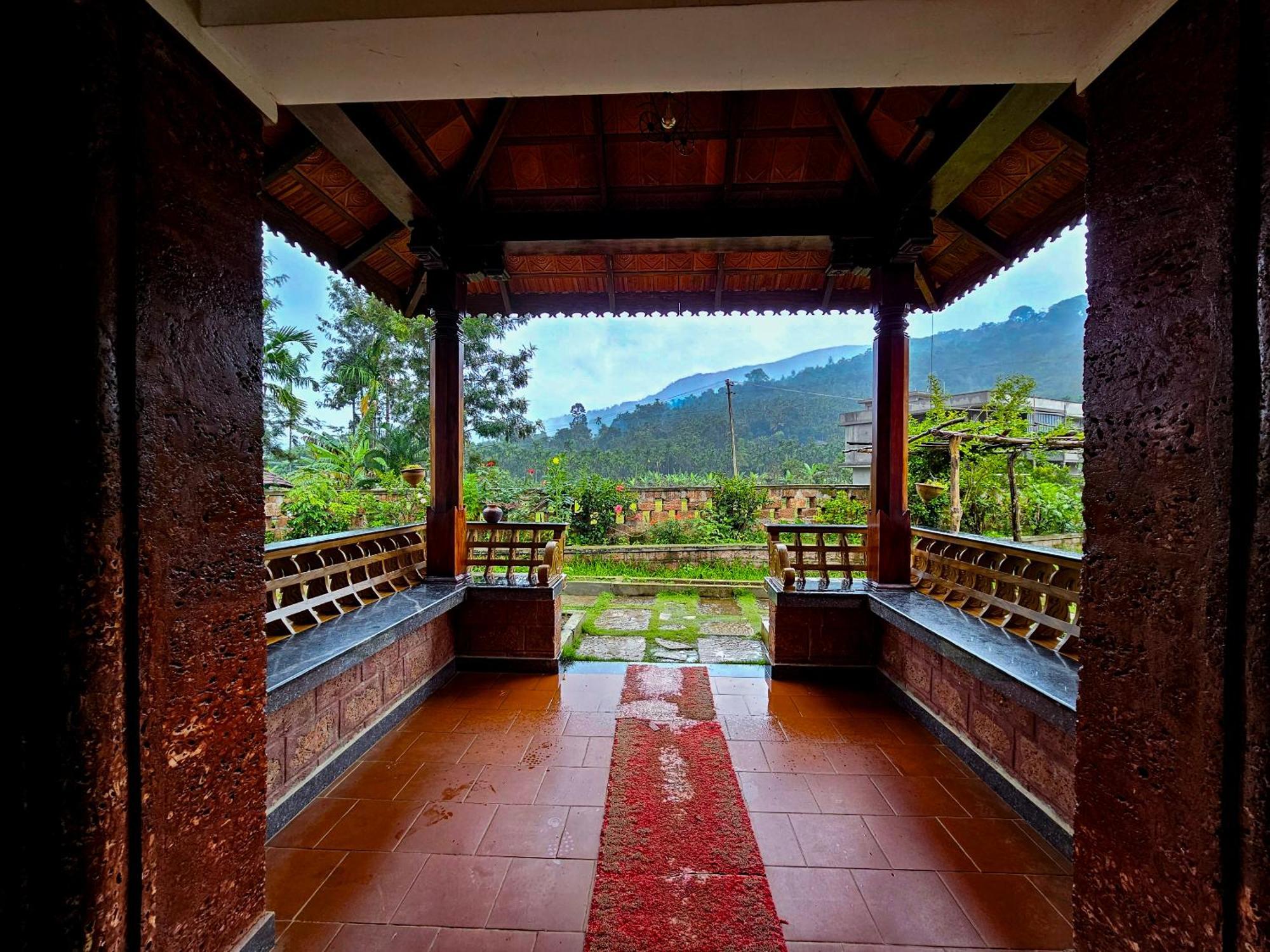 Parampara Resort Chikmagalur Kalasa Esterno foto